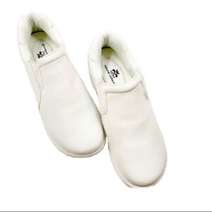 NEW Natural Uniforms White Leather Shoes Size 9